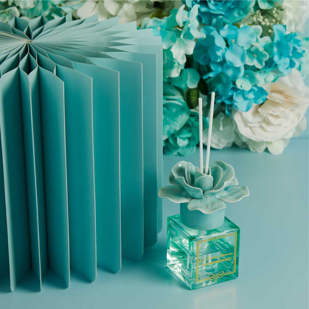 26194 - diffusore con fiore azzurro 100 ml 5,7x5,7x12