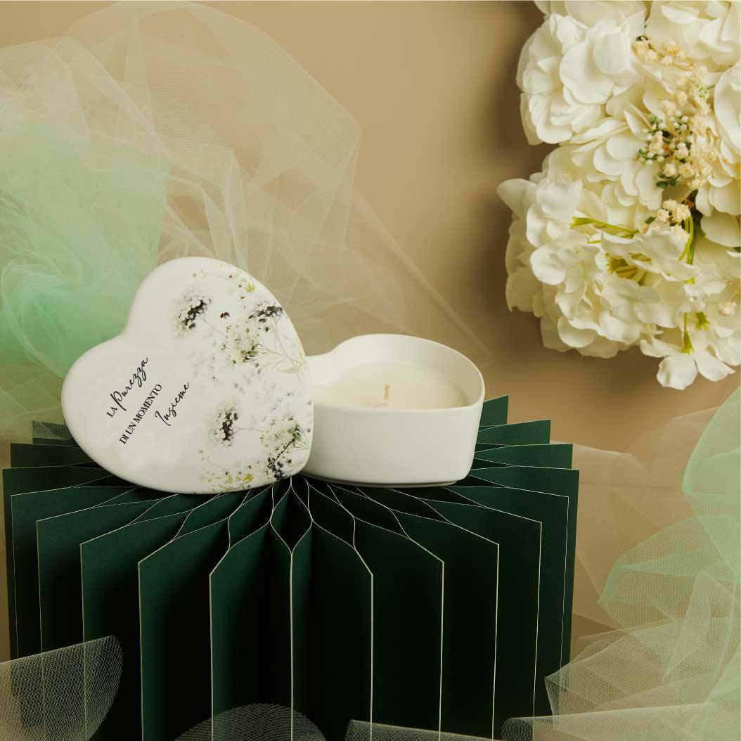 26038-CAND - SCATOLA CUORE CON CANDELA DECORO FLOREALE VERDE  12X12X4,5